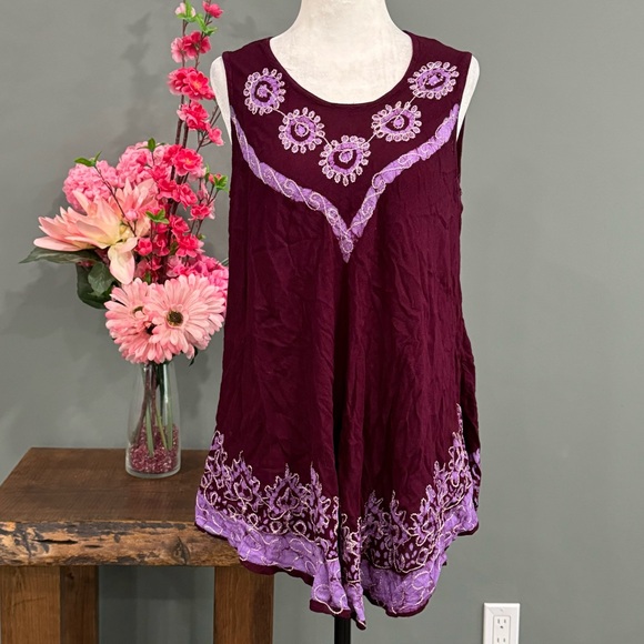 Stylo Sleeveless Top - Picture 1 of 10